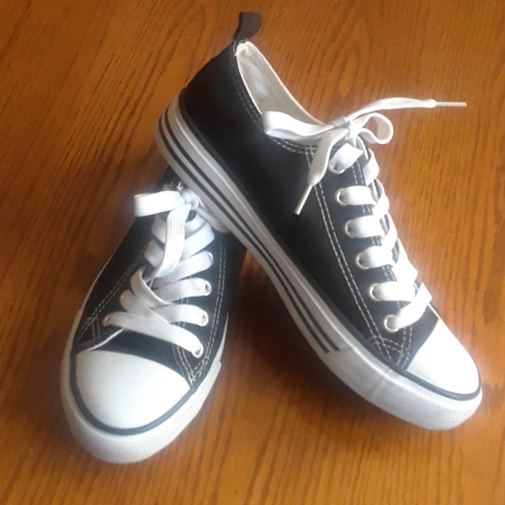 Size 8 " Epicstep" Sneakers